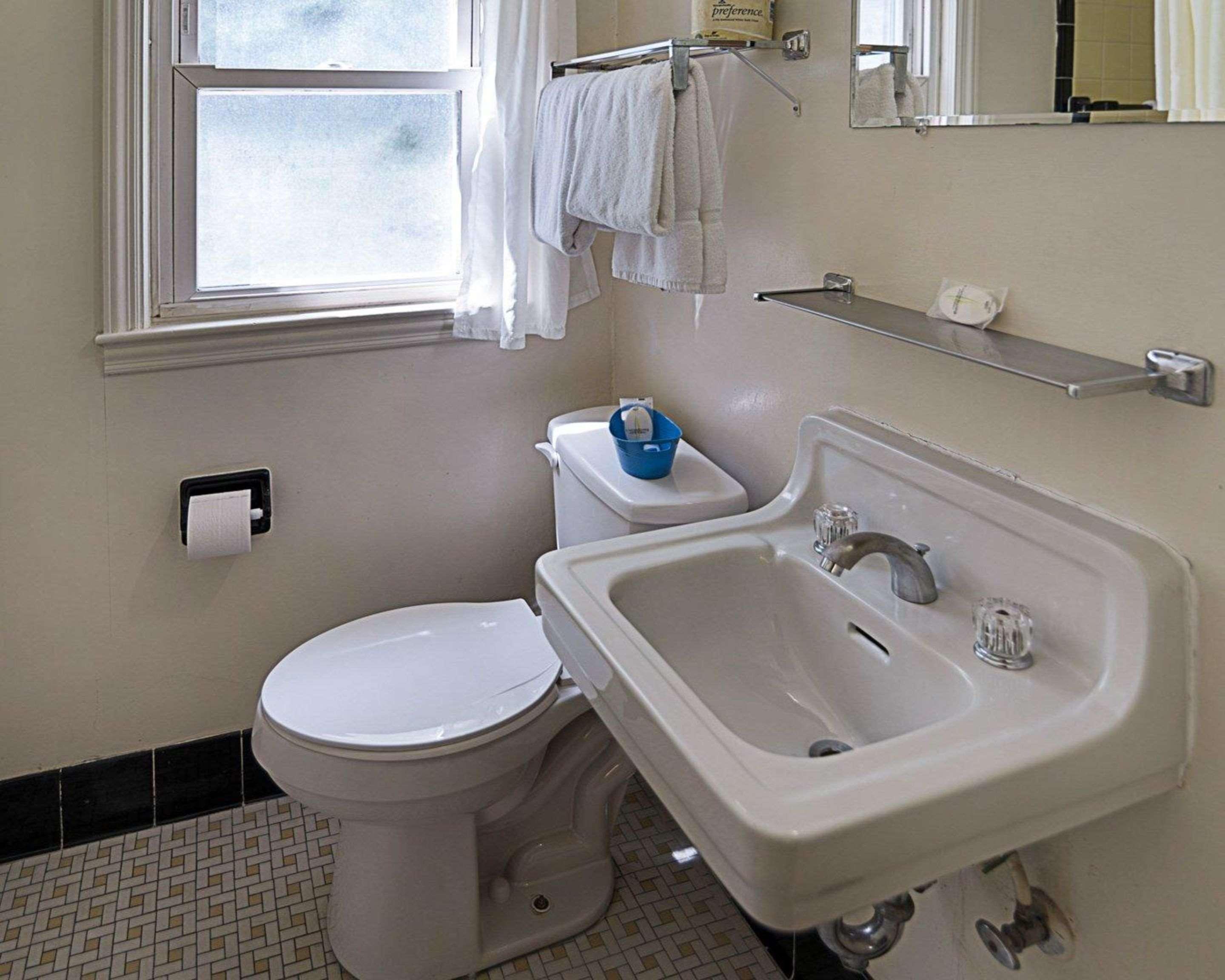Rodeway Inn Westminster Eksteriør bilde